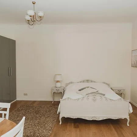 Apartment Dreamy High-ceiling In The Centre Parnu