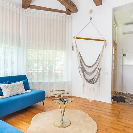 Apartment Dreamy High-ceiling In The Centre